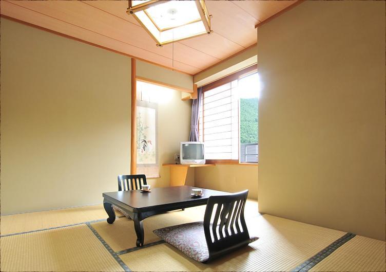 Bouzantei Kotobuki Hotel Ueda Quarto foto
